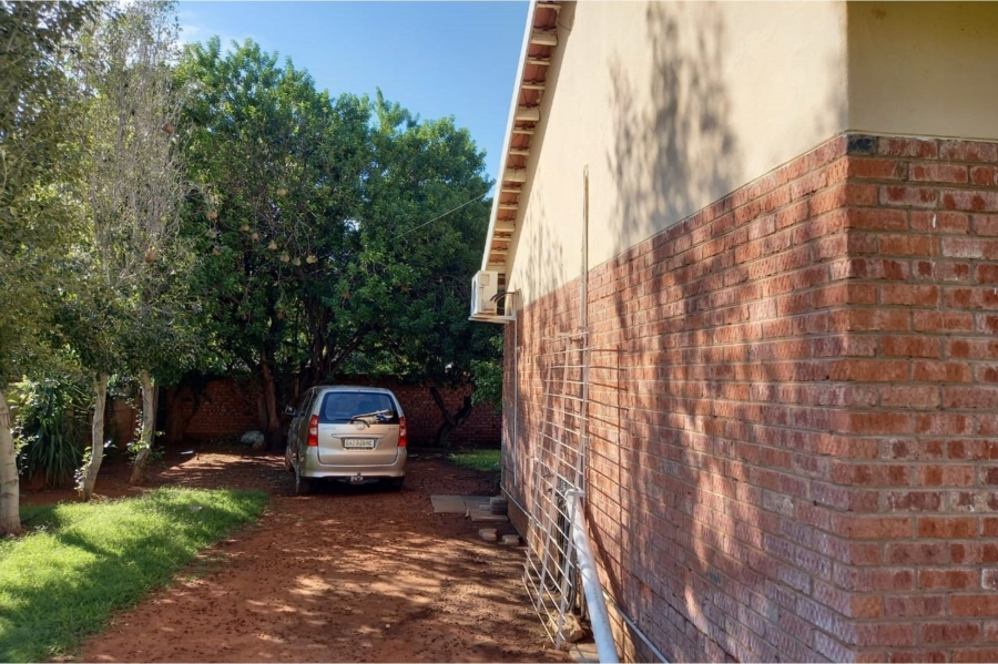 4 Bedroom Property for Sale in Carters Glen Northern Cape